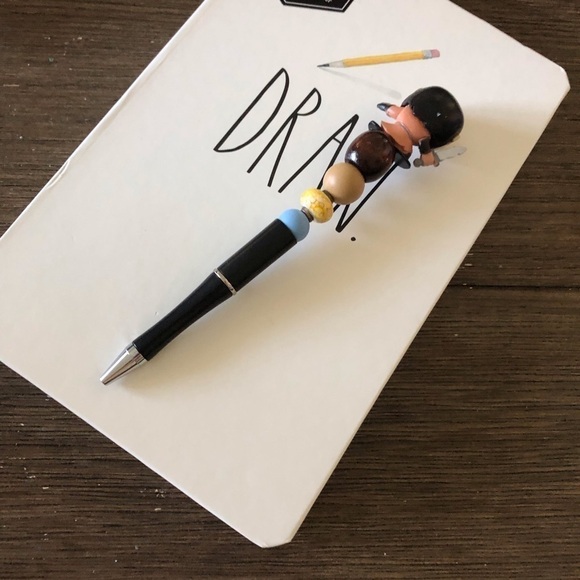 Disney Doorables: Mulan: Shan Yu handmade beaded pen - Picture 3 of 3